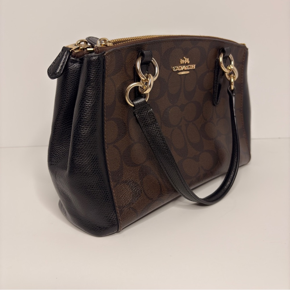 ✨𝗦𝗢𝗟𝗗✨ Coach Signature PVC Small Christie Carryall F58291 – Black/Brown
